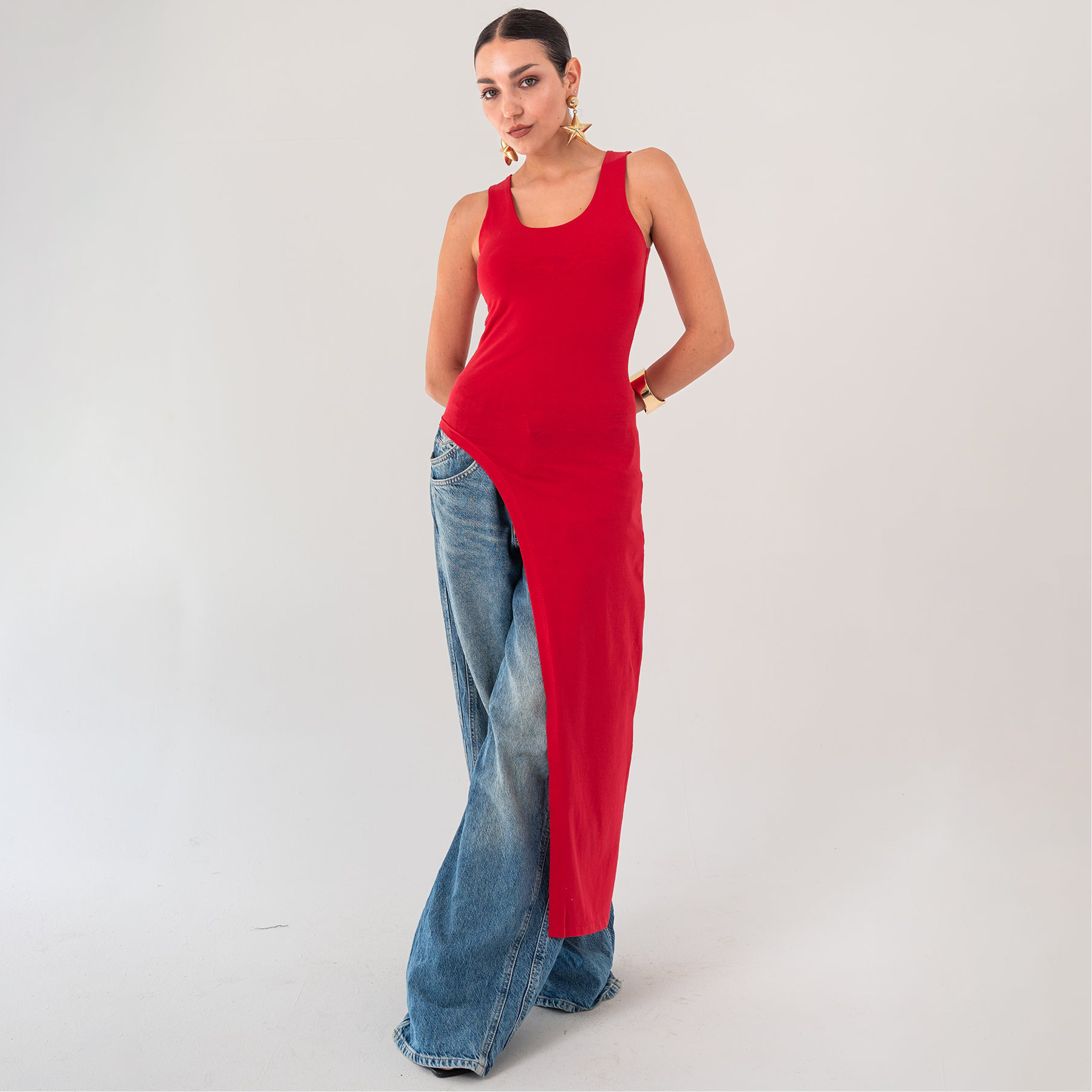Asymmetrical scoop top