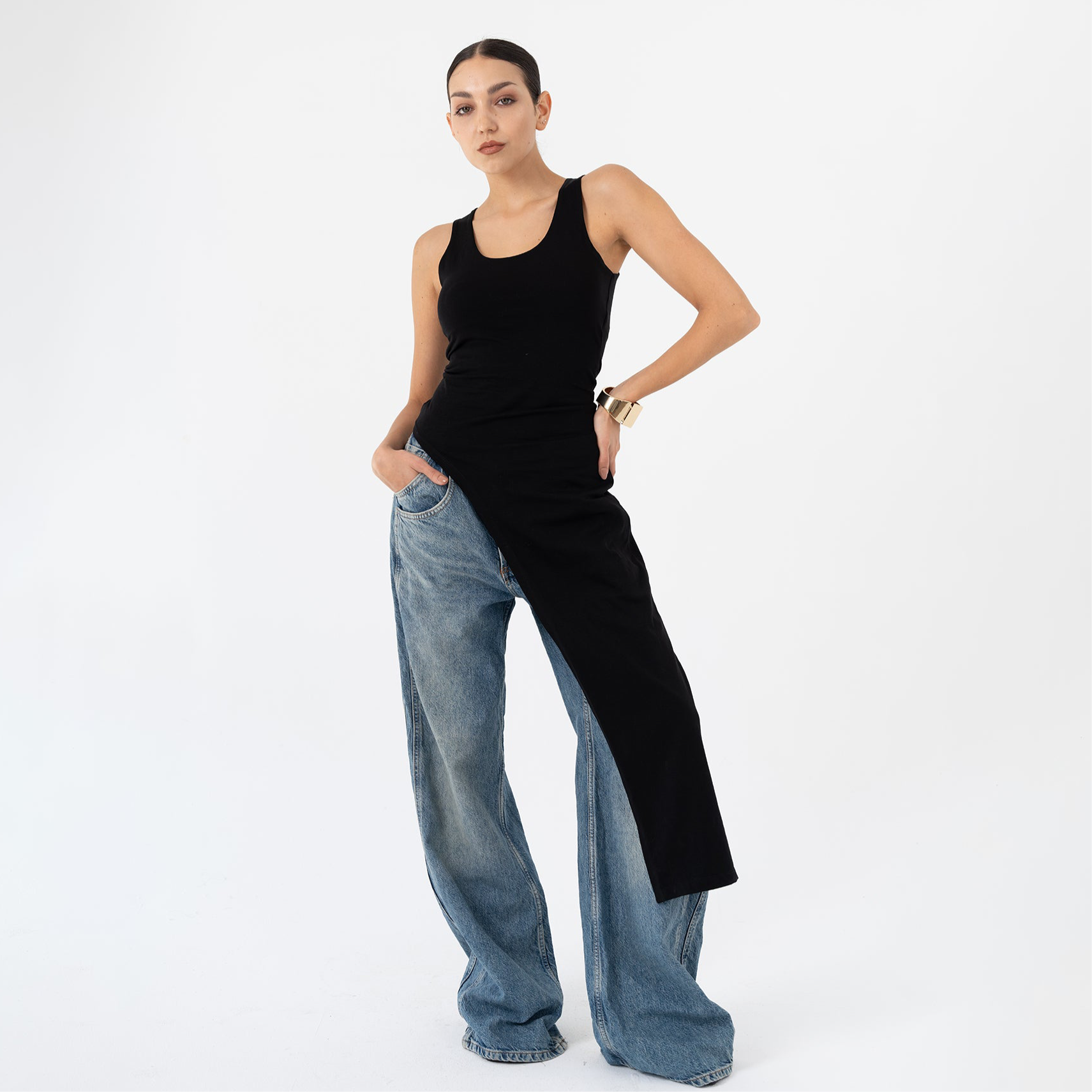Asymmetrical scoop top
