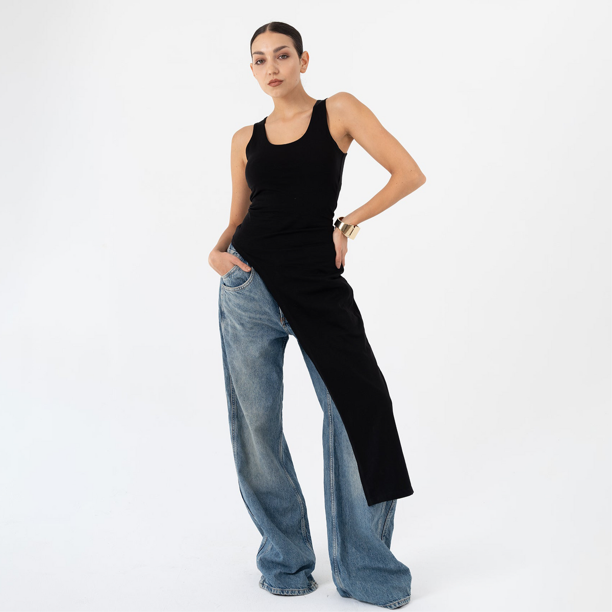 Asymmetrical scoop top