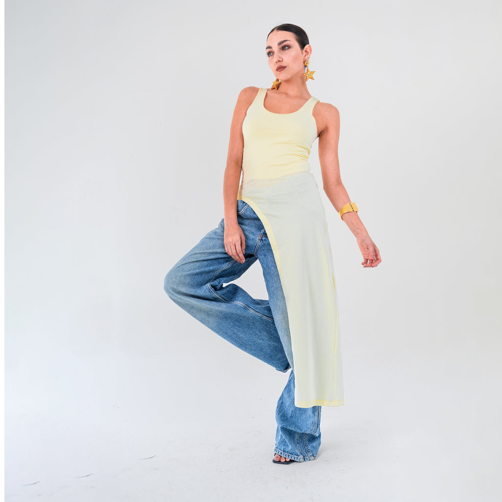 Asymmetrical scoop top
