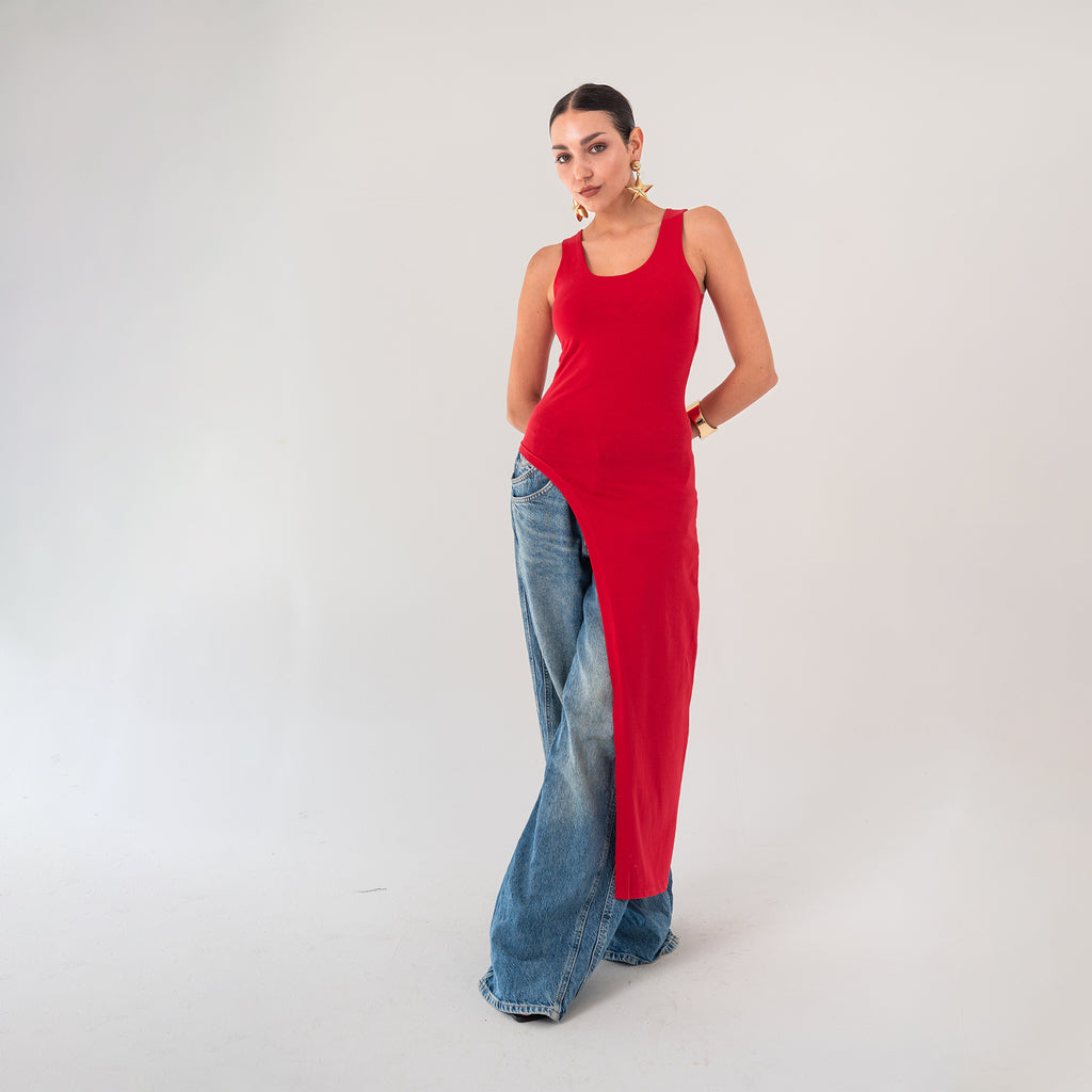 Asymmetrical scoop top