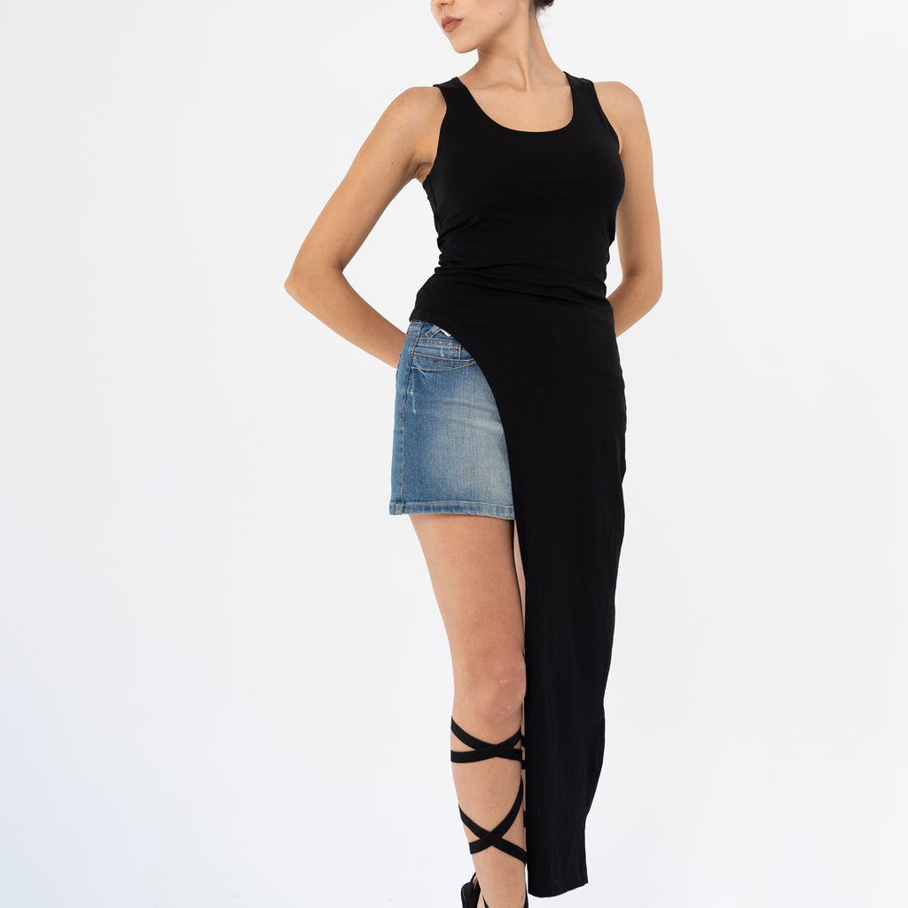 Asymmetrical scoop top