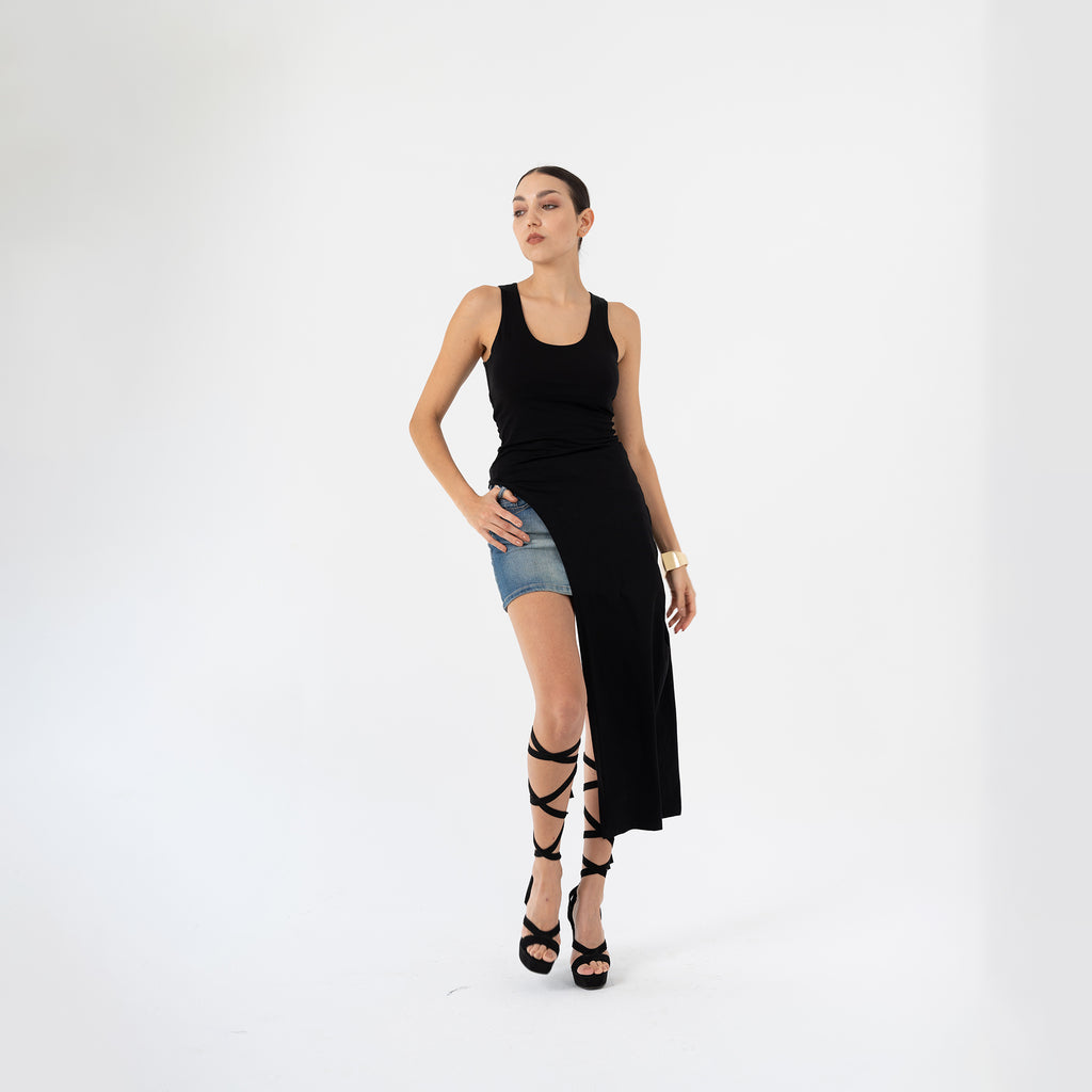 Asymmetrical scoop top