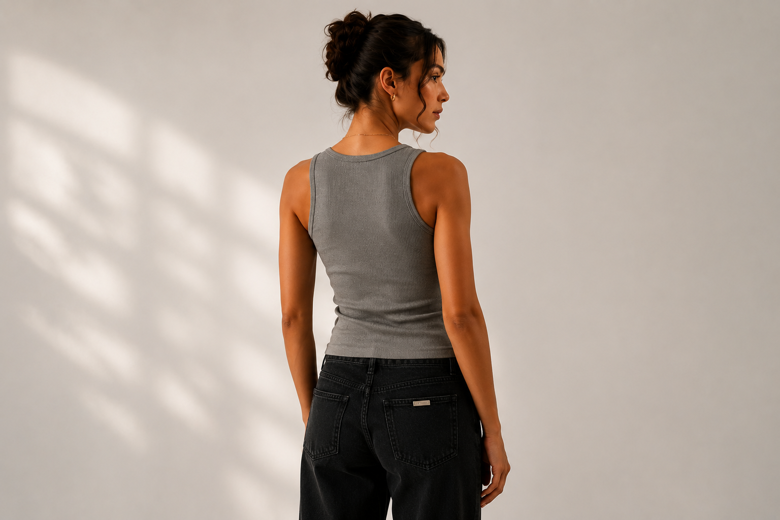The Sleek Scoop Tank